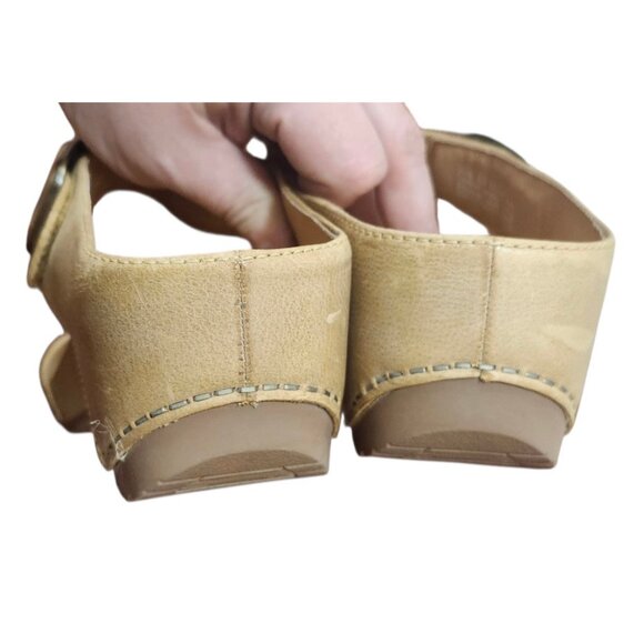 Dansko Size 42 Leather Wedge Sandals Nude Beige Comfort Slip On Adjustable Strap - Picture 8 of 15
